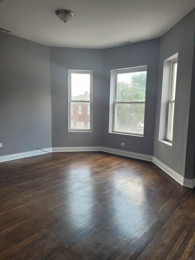 Foto del edificio - 1910 E 73rd St