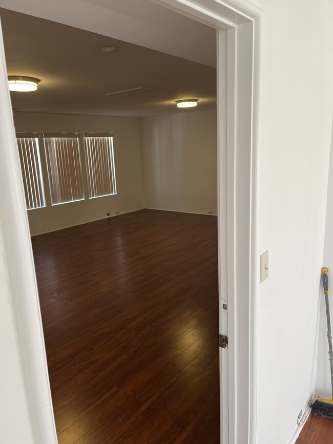Living Room - 1111 Washington Ave