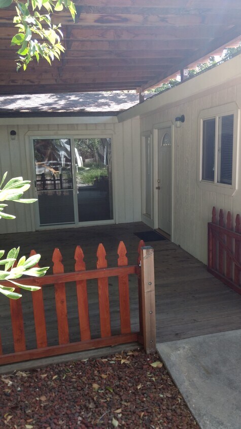 Foto principal - 477 Meadowview Ct