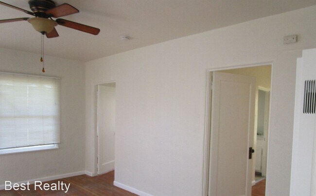 Building Photo - 2 br, 1 bath House - 302 S. Green Street