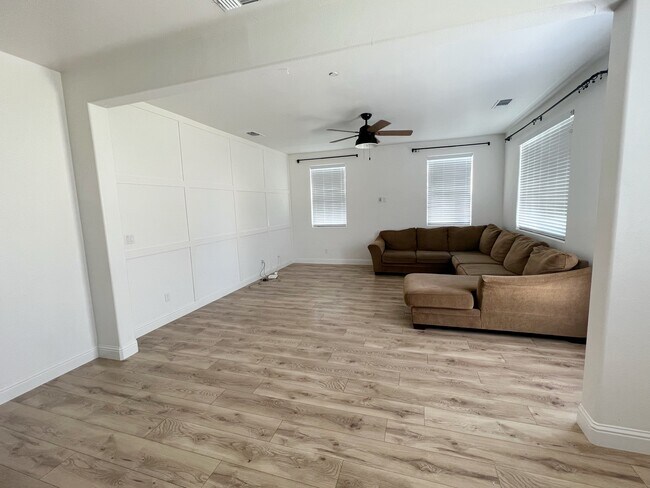 Foto del edificio - 6320 W San Gabriel Ave