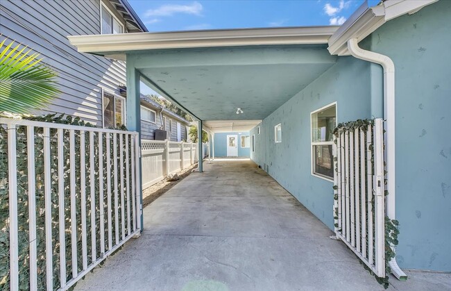 Building Photo - 7536 Thousand Oaks Dr