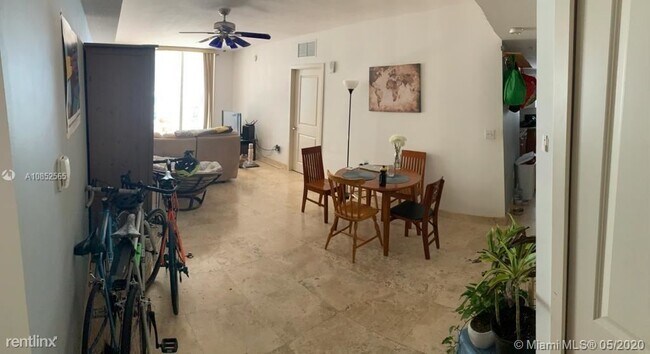 Building Photo - 2 br, 2 bath  - The Sail Condo