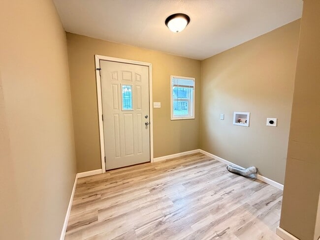Foto del edificio - Remodeled 2 Bedroom Bungalow $925