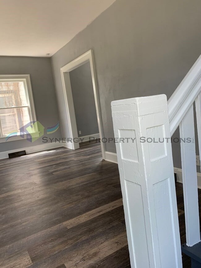 Building Photo - 3 Bedroom Available 4/17/2026