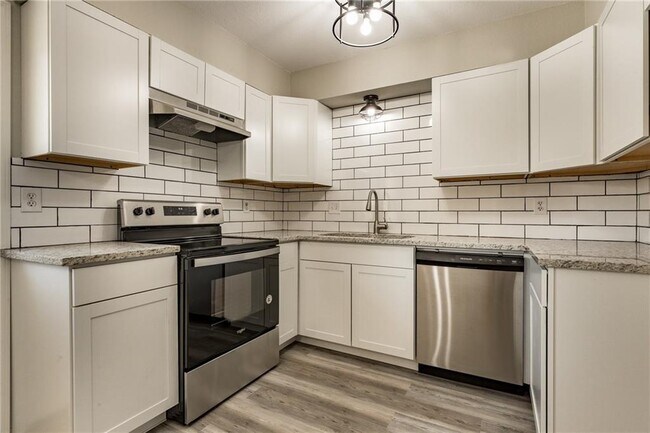 Foto del edificio - 12308 SW 14th St