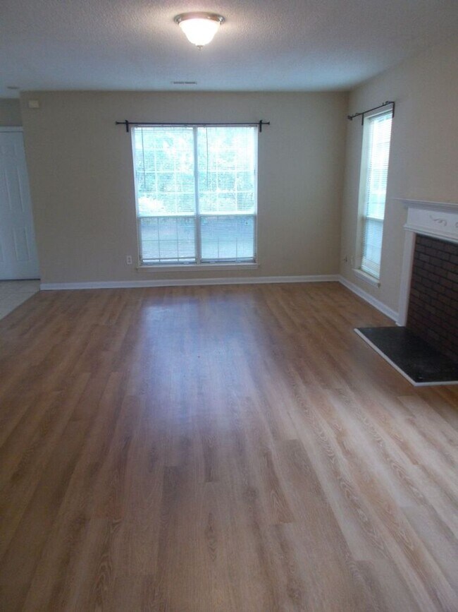 Foto del edificio - Lovely 3-Bedroom Home in the Hilltop/Faire...