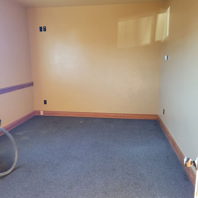 Building Photo - 4 bed 2 bath in Belgrade