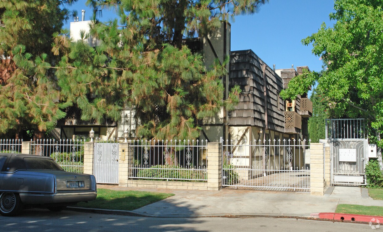 Building Photo - 4455 Vista del Monte Ave