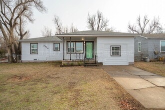 Building Photo - 3704 SW 40th Pl