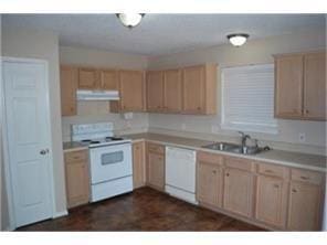 Building Photo - 325 Angelina Dr