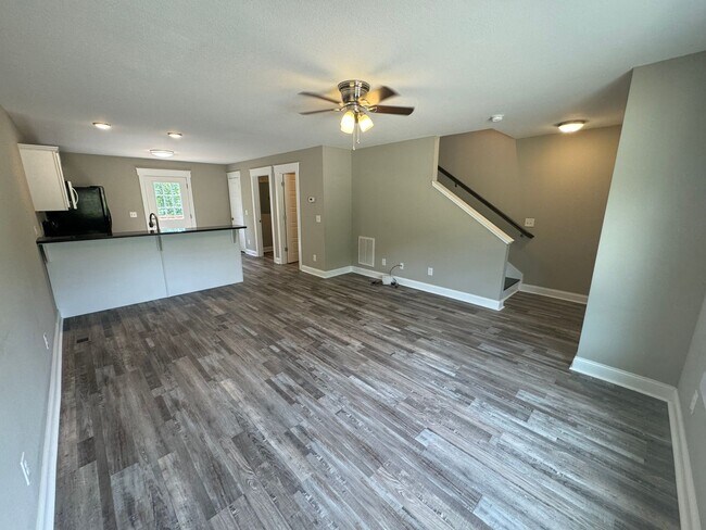 Foto del edificio - 308 N Varnell Rd