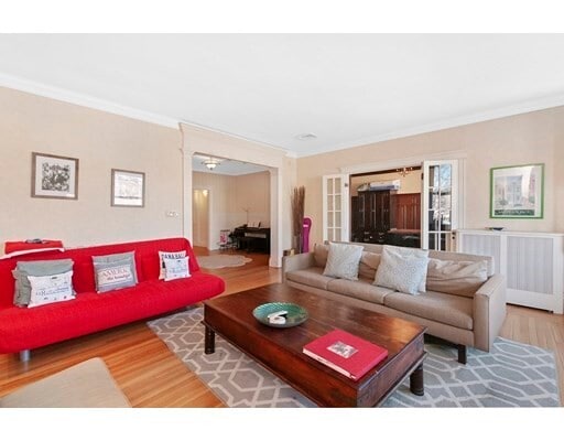 Building Photo - 1037 Beacon St