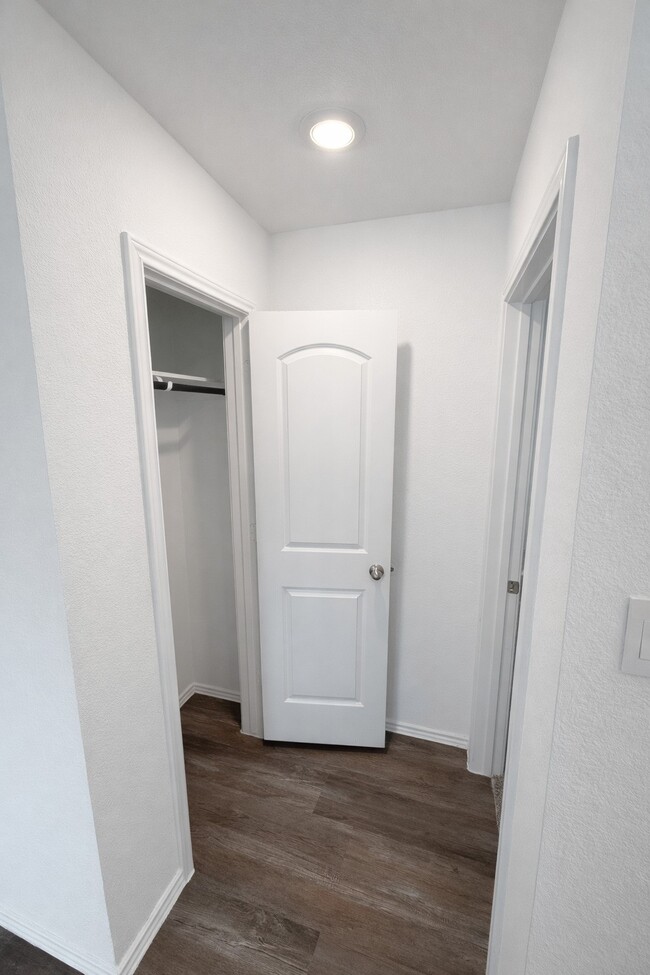 Building Photo - 6059 Canyon Dawn Dr