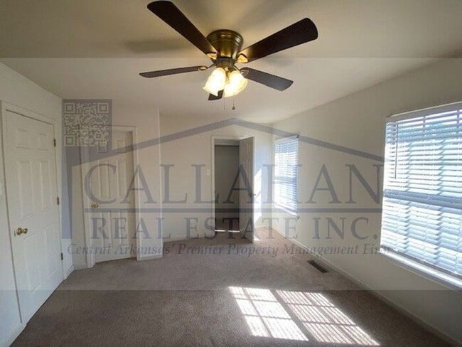 Building Photo - Sherwood 2 Bedroom Townhome