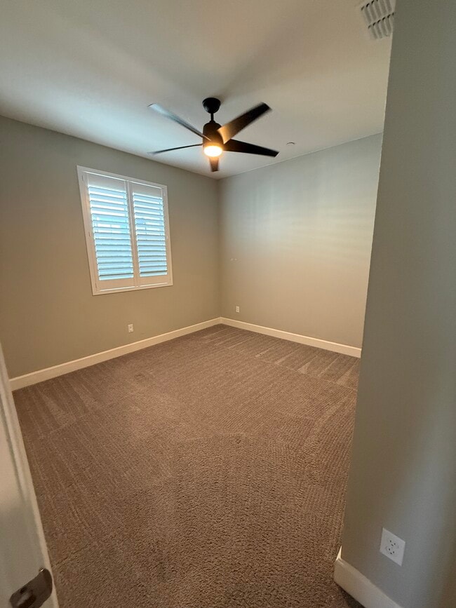 Foto del edificio - 2324 Henri Ln