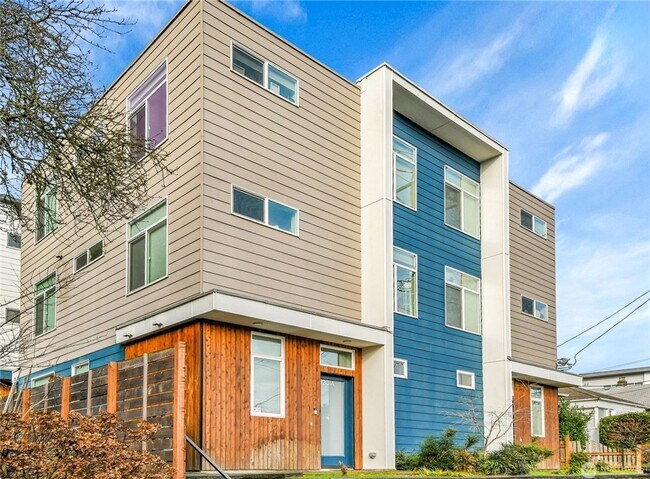 Foto del edificio - Spacious 8-Bedroom in Ravenna – Centrally Located Near UW and U Village