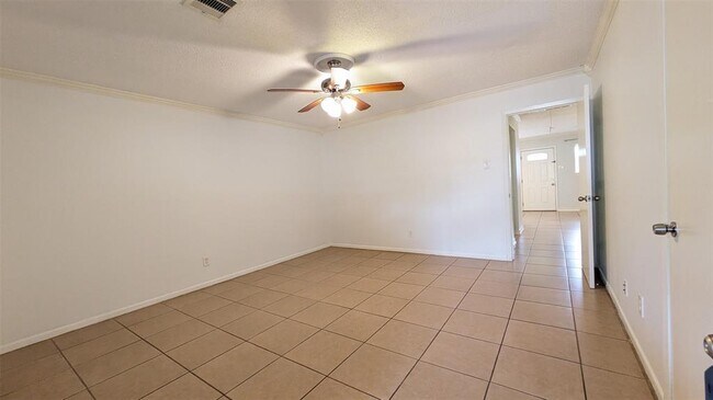 Foto del edificio - 44 W Tri Oaks Ln
