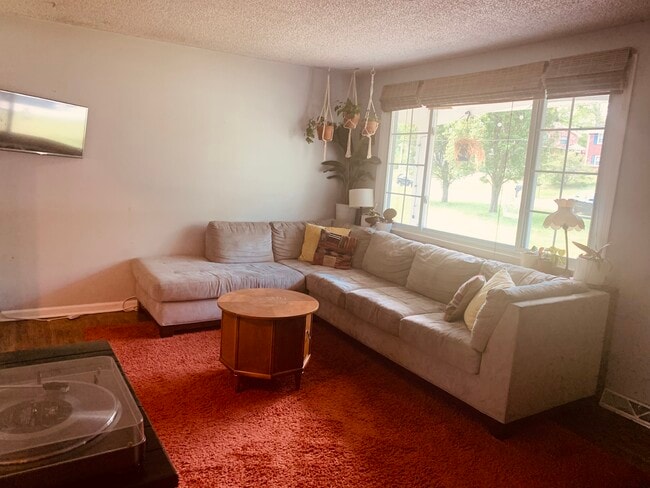 Foto del edificio - 644 Truxton Ct