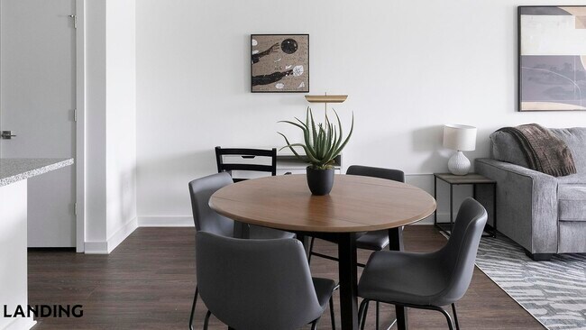 Foto del edificio - 2110 Birkhall St