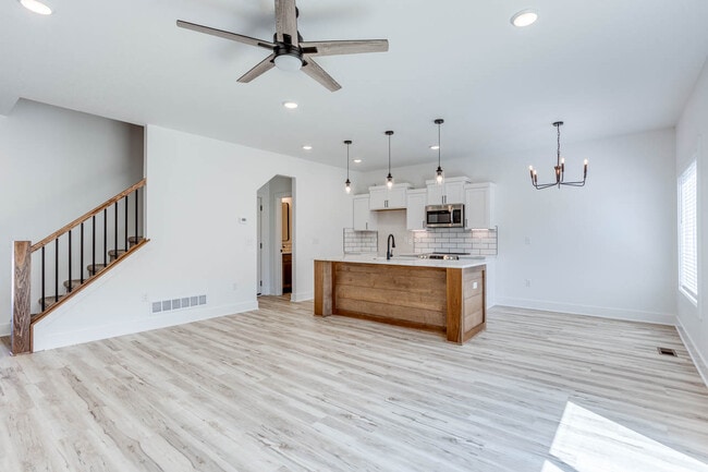 Building Photo - 8541 W 37th St N