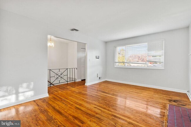 Foto del edificio - 3001 Fairhill Ct