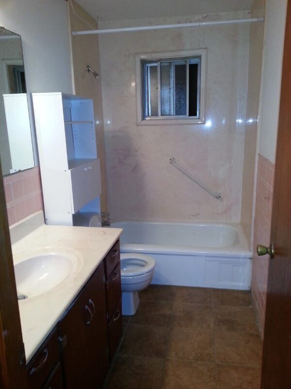 Foto del edificio - 83 Old Springfield Rd