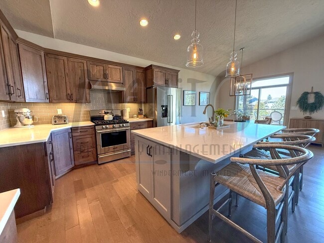 Foto del edificio - Spacious Eagle Ridge Home