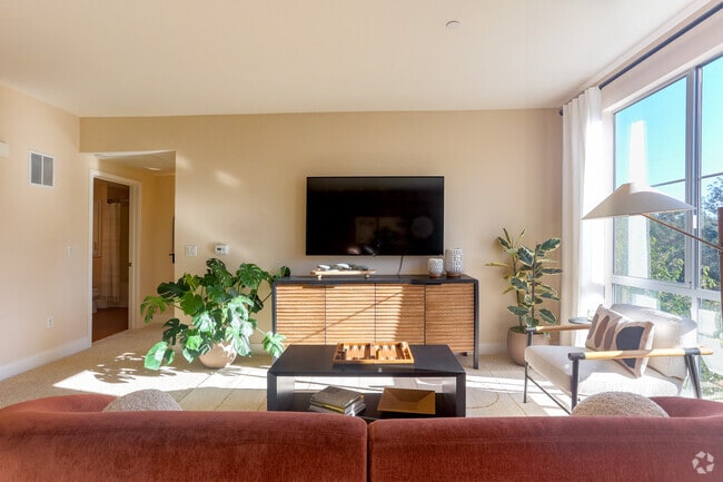 1BR, 1BA - 904SF - Living Room - Mosaic Apartments