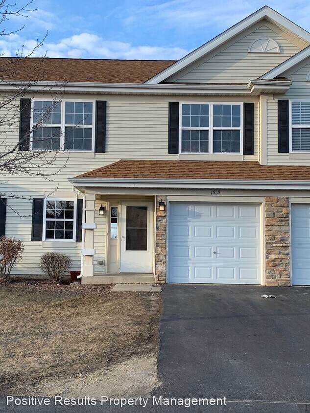 Primary Photo - 2 br, 1.5 bath House - 1615 Chrysler Dr