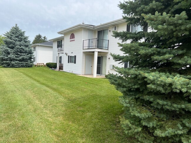 Building Photo - 600 N Kensington Dr