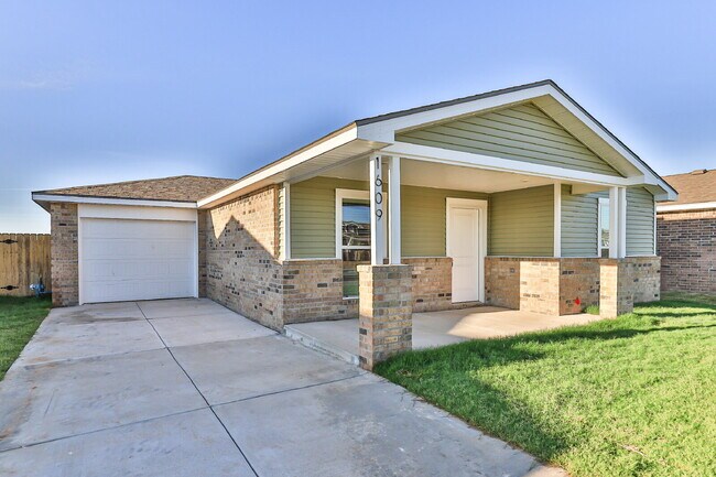 Foto del edificio - Luxurious Cottage Home Located In Bell Farms!