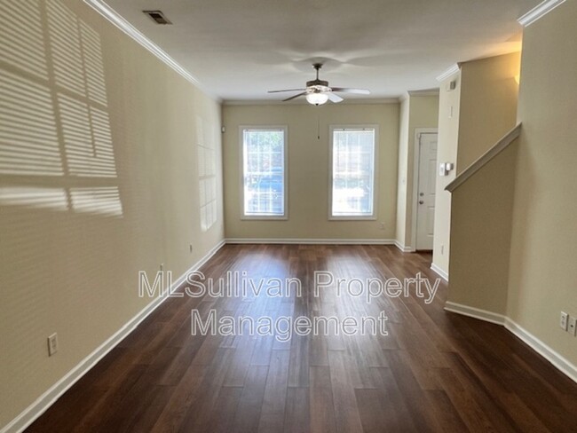 Foto del edificio - 3233 Ivy Wood Ln