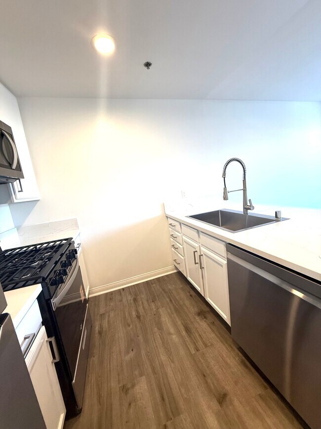 Foto del edificio - 1347 23rd St