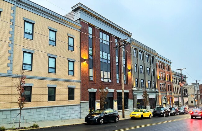 Foto del edificio - Clairton Inn Apartments