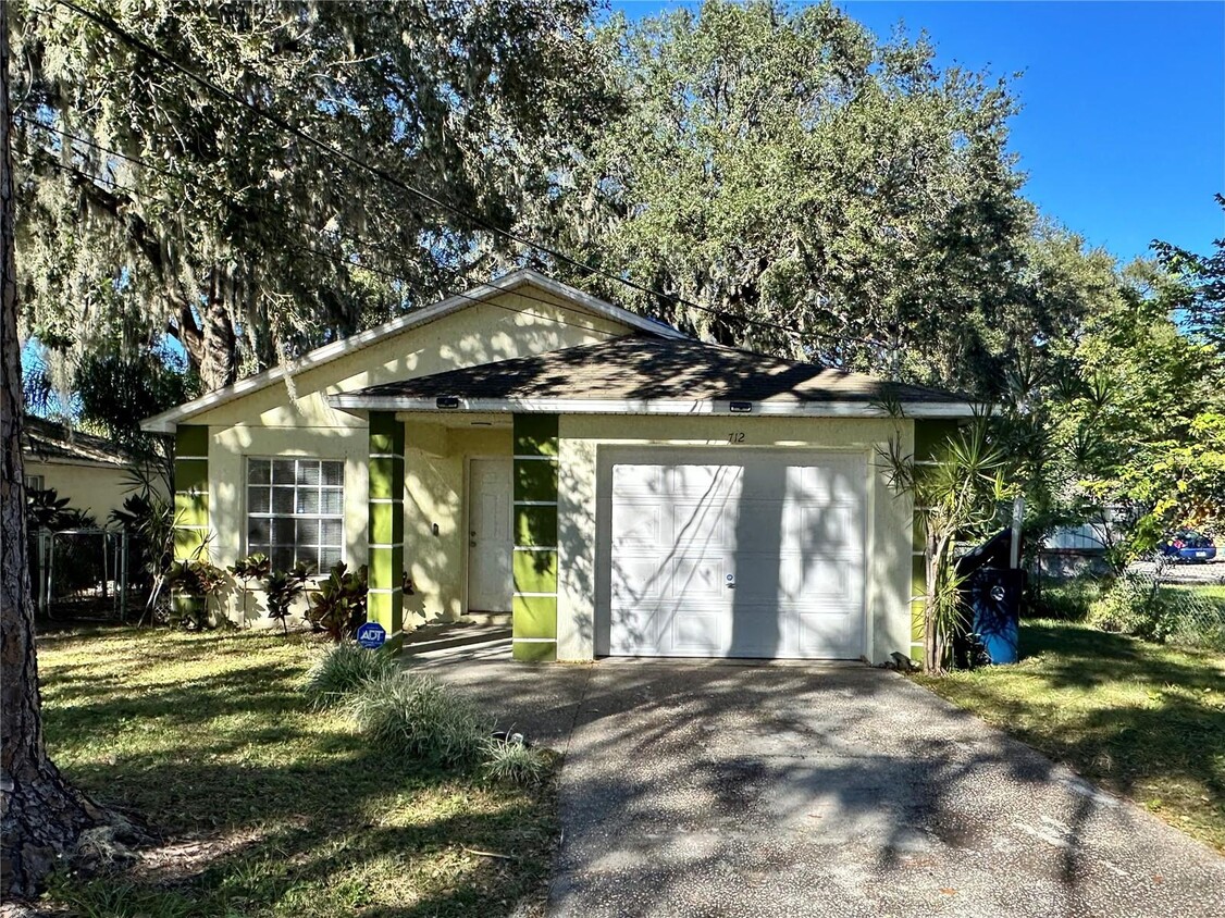 Primary Photo - 712 Virginia Ave