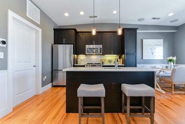 Building Photo - 5 Grimes St