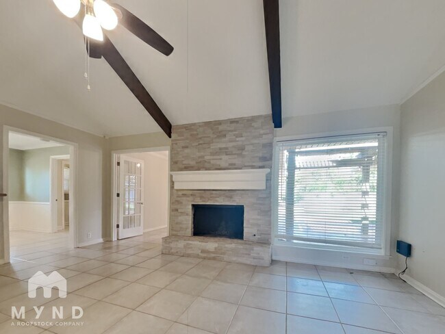 Foto del edificio - 4003 Highknoll Ln