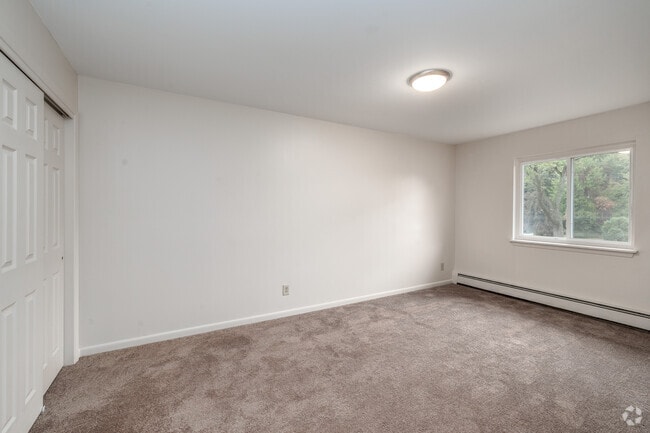 3BR, 1.5BA - 1,395SF - Second Bedroom - Brentwood Village Apartments