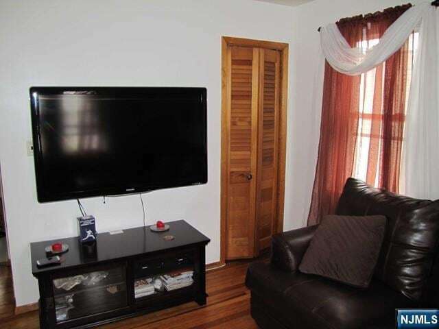 Photo - 11 Louis St House