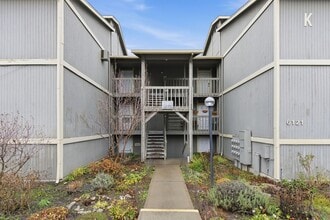 Building Photo - 6121 E 6th Ave