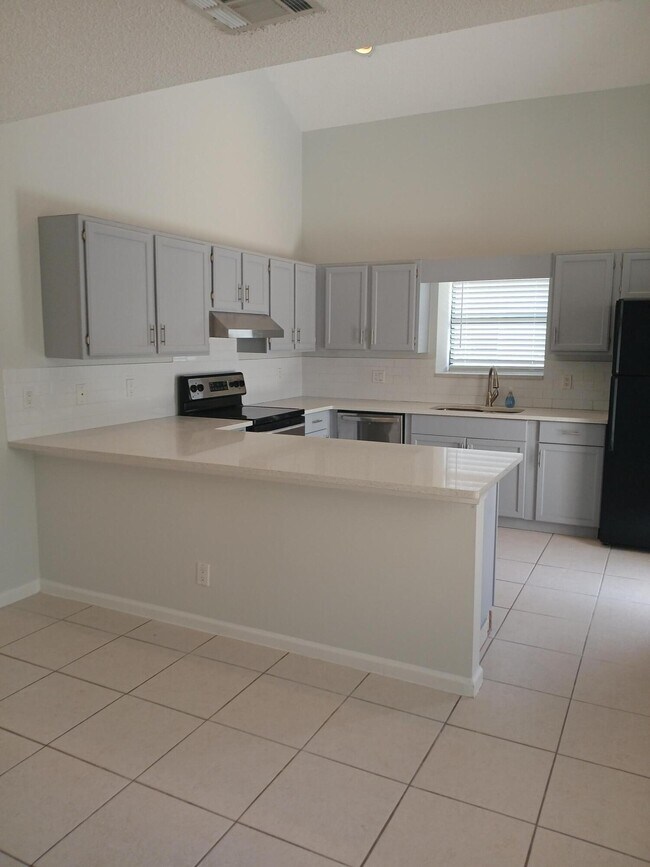 Foto del edificio - 1103 Summerwinds Ln