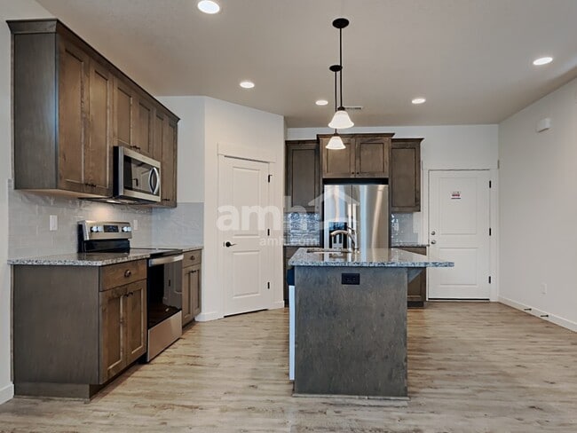 Foto del edificio - 7029 S 11th St