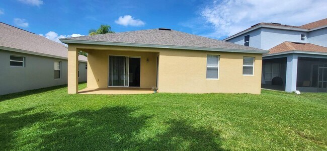 Back elevation - 2145 Mountleigh Trl