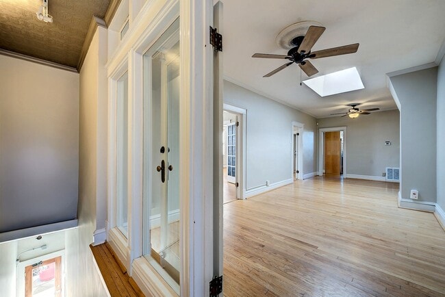 Building Photo - OPPORTUNITY KNOCKS 3 BED 1 BATH 1,400 SF ± Apartment in The Hill — Private Patio, Hardwood Floors...