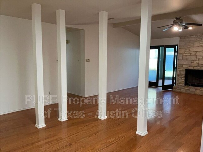 Foto del edificio - 6005 Avery Island Ave