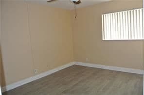 Foto del edificio - 2 br, 1.5 bath  - Lake Park Gardens
