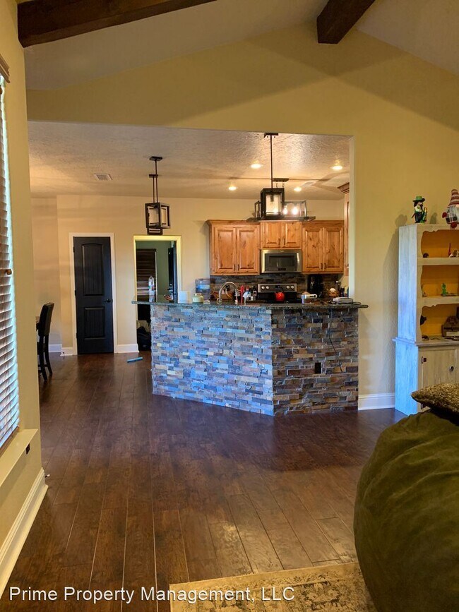 Building Photo - 3 br, 2.5 bath House - 3701 Woodlark Rd