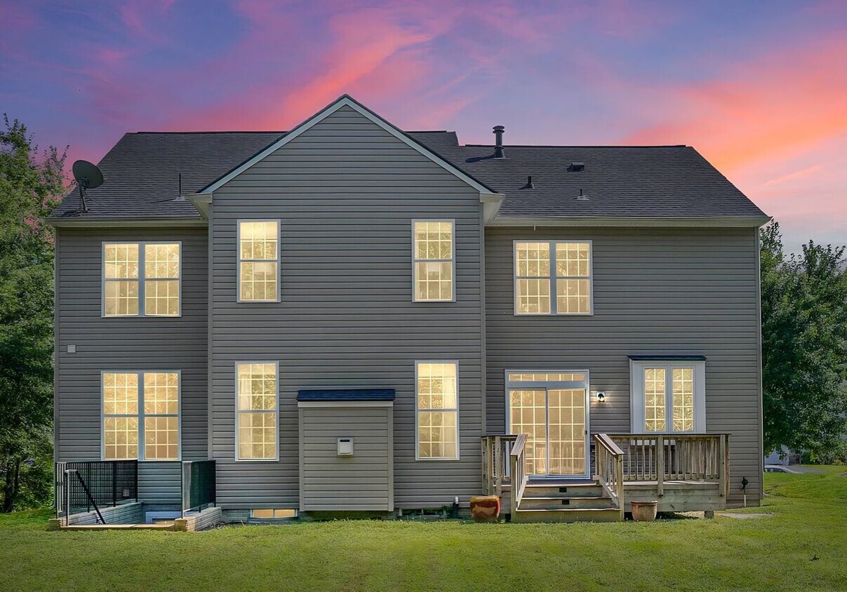 Foto del edificio - COMING SOON : Executive Colonial Estate in...