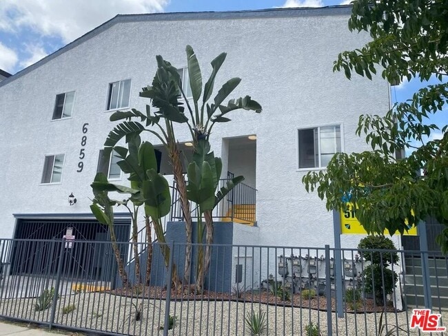 Building Photo - 6859 Laurel Canyon Blvd